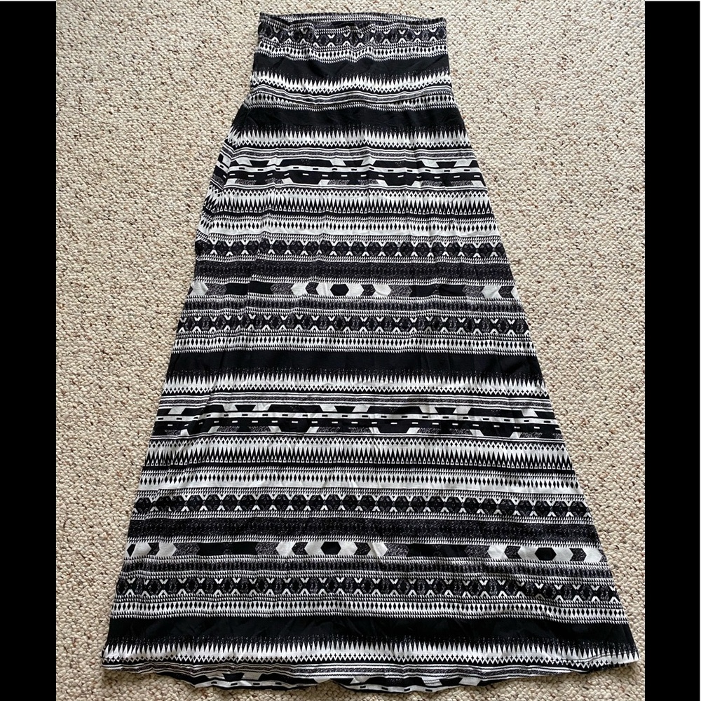 Mossimo Patterned Stretch Maxi Skirt